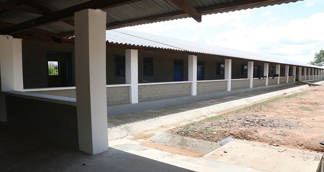 Sehemu ya nje ya baadhi ya madarasa ya Shule ya Sekondari Tabora Wavulana yaliyofanyiwa ukarabati na Wakala wa Taifa wa Utafiti wa Nyumba Bora na Vifaa vya Ujenzi (NHBRA)
